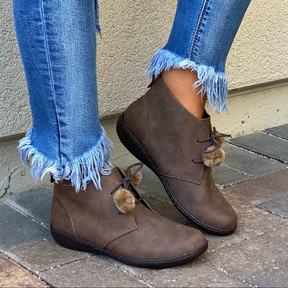 Texas Brown Memory Foam Pom Pom Oxford Bootie - Picture 9 of 9